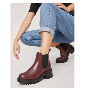 Divided by H&M Chelsea boot in maroon 7